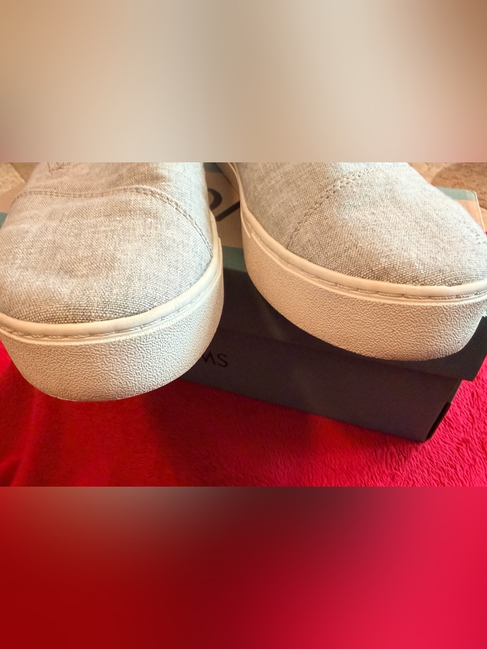 Toms Men’s Slip-On Loafers in Light Gray Canvas - Picture 3 of 6